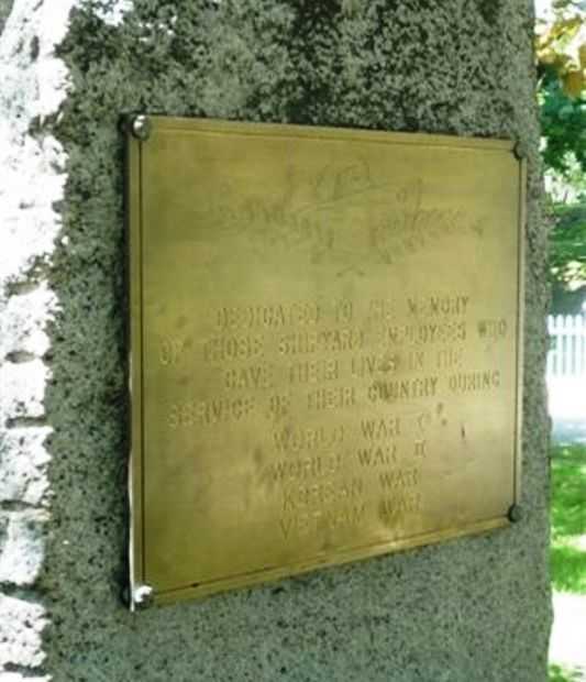 SHIPYARD MALL WAR MEMORIAL PLAQUE D