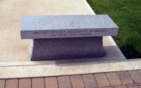 THE ERNIE PYLE CHAPTER MEMORIAL BENCH