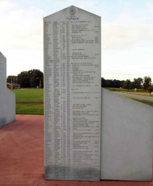 AMERICAN LEGION POST 527 VETERANS MEMORIAL HONOR ROLL STONE