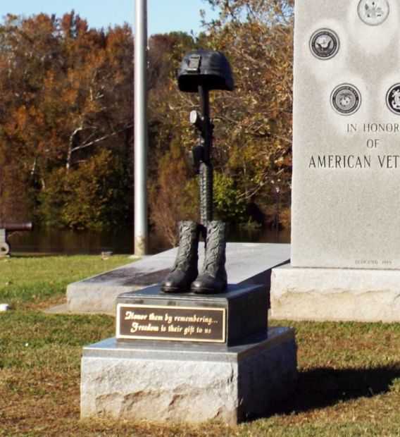 PITT COUNTY BATTLEFIELD CROSS MEMORIAL
