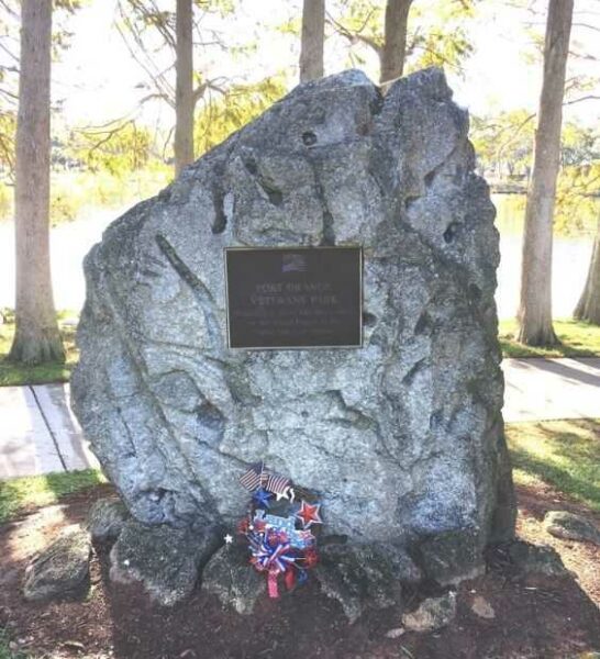 PORT ORANGE VETERANS PARK MEMORIAL PLAQUE ON STONE