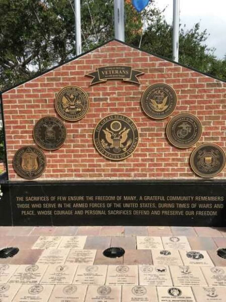 PONCE INLET VETERANS MEMORIAL CLOSE-UP