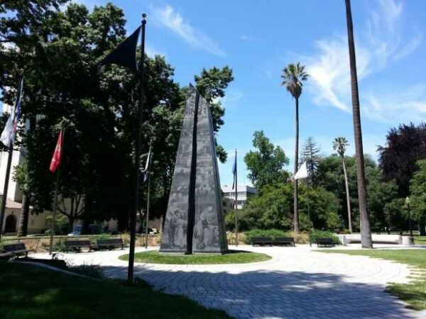 THE CALIFORNIA VETERANS MEMORIAL