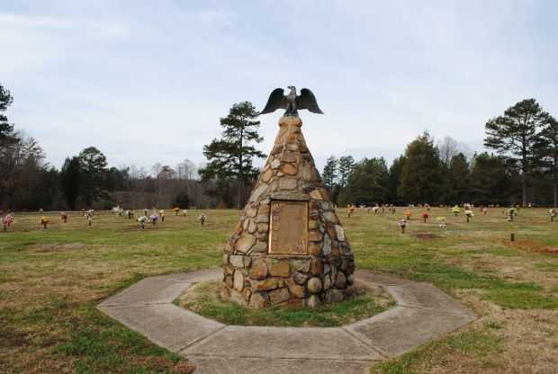 IREDELL VETERANS MEMORIAL