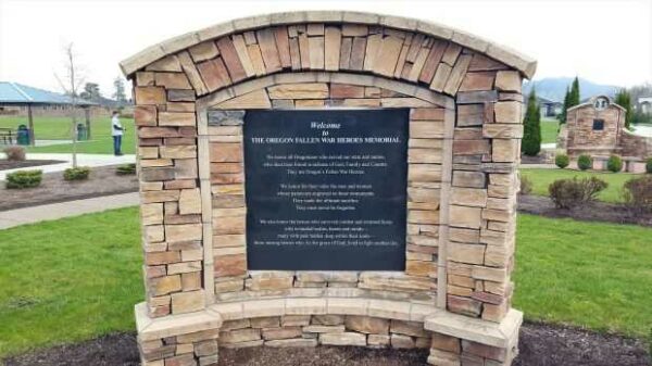 THE OREGON FALLEN WAR HEROES MEMORIAL PLAQUE A