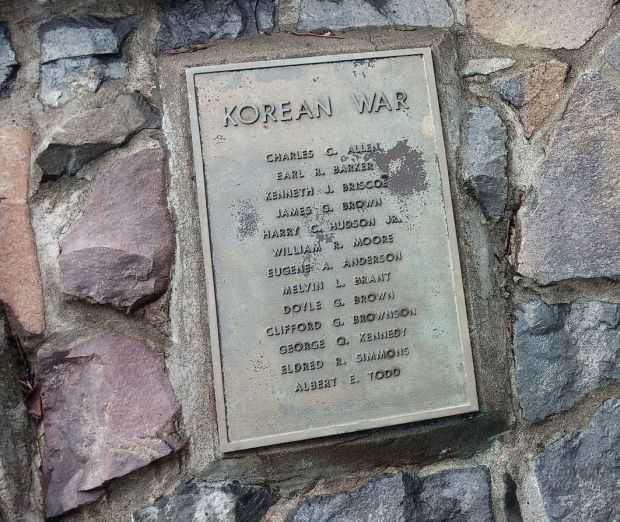 DOUGLAS COUNTY VETERANS MEMORIAL PLAQUE D