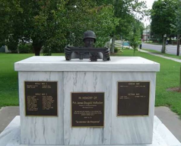 RED SPRINGS WAR DEAD MEMORIAL FRONT