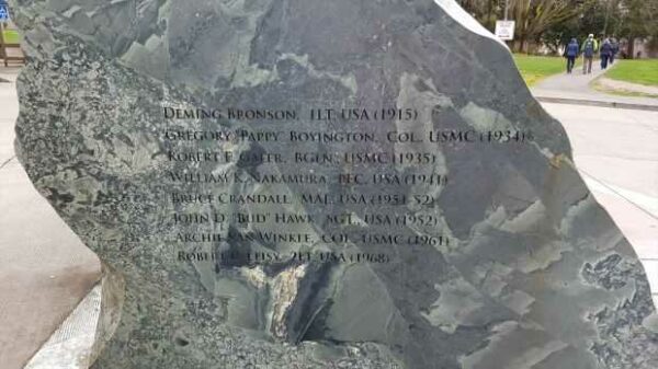 UNIVERSITY OF WASHINGTON MEDAL OF HONOR MEMORIAL STONE A