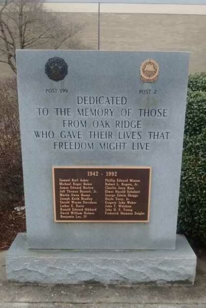 OAK RIDGE WAR DEAD MEMORIAL