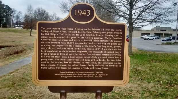 OAK RIDGE 1943 WAR MEMORIAL MARKER