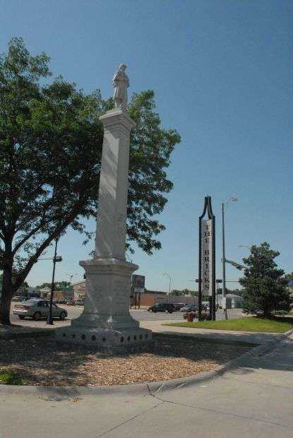 CITY OF KEARNEY CIVIL WAR AND SPANISH WAR MEMORIAL