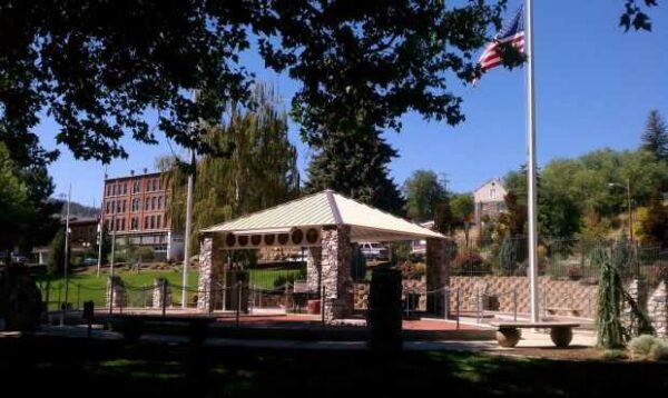 KLAMATH BASIN VETERANS MEMORIAL PAVILION