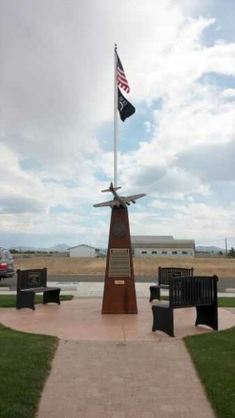 THE VETERANS WAR MEMORIAL PLAZA