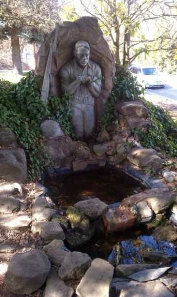 UNIVERSAL INFANTRYMAN MEMORIAL FOUNTAIN