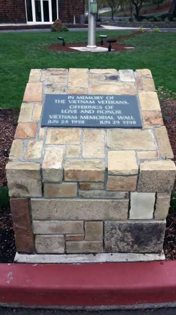 EAGLE POINT NATIONAL CEMETERY VIETNAM VETERANS MEMORIAL