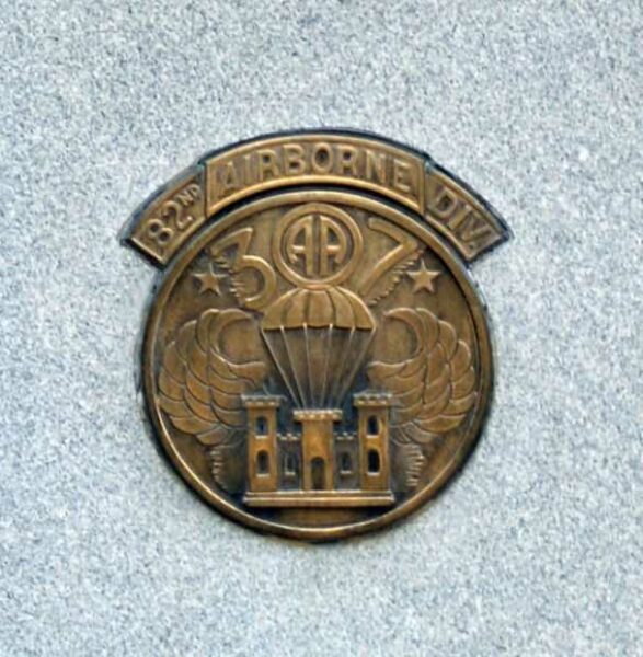 307TH AIRBORNE ENGINEER BATTALION WAR MEMORIAL MEDALLION