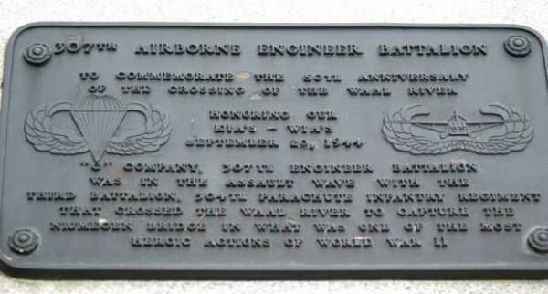 307TH AIRBORNE ENGINEER BATTALION WAR MEMORIAL PLAQU