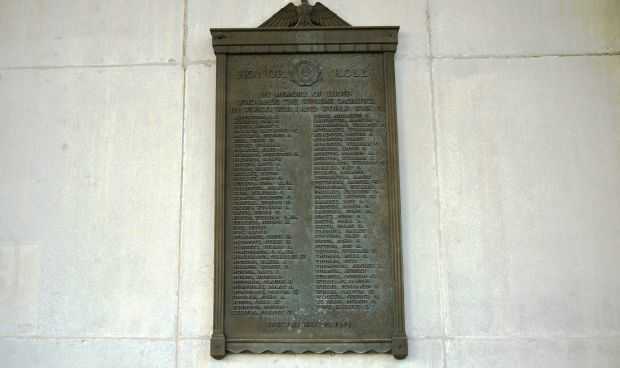 ONSLOW COUNTY WORLD WAR I AND WORLD WAR II MEMORIAL PLAQUE