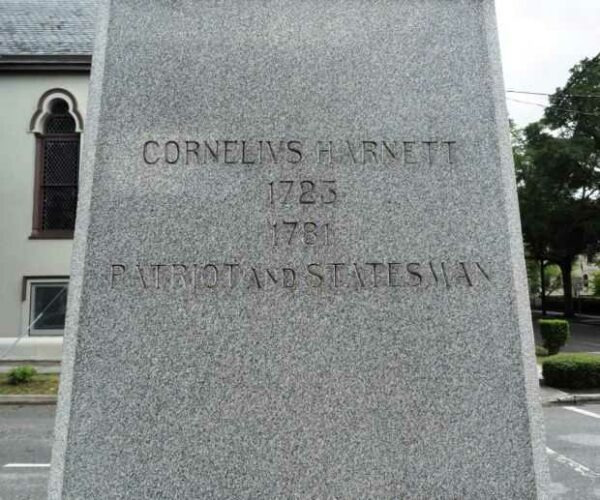 CORNELIUS HARNETT REVOLUTIONARY WAR MEMORIAL STONE A