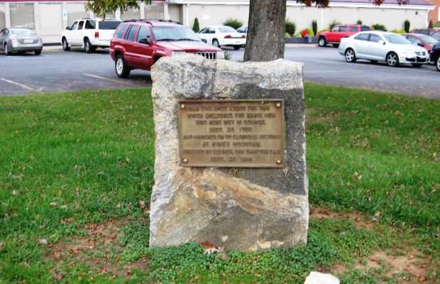 COUNCIL UNDER OAK TREE REVOLUTIONARY WAR MEMORIAL
