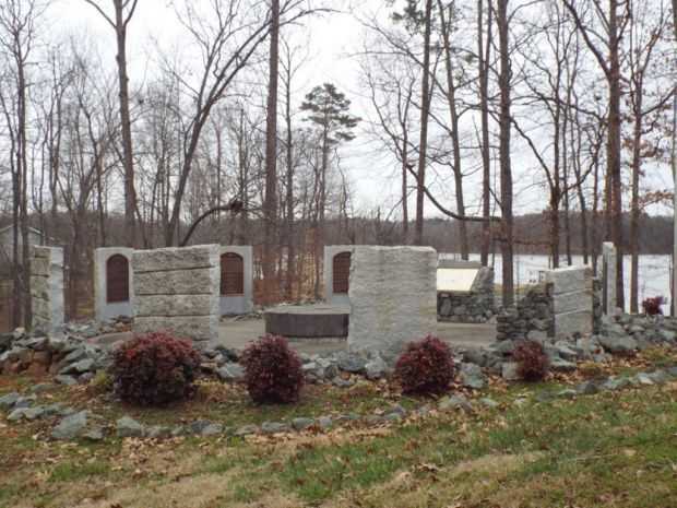 THE BATTLE OF CLAPS MILL WAR MEMORIAL
