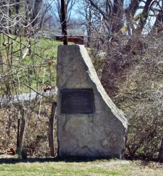 CAPT. WM. MOORE REVOLUTIONARY WAR MEMORIAL