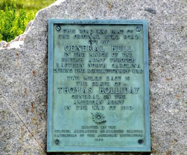 THOMAS HOLLIDAY WAR MEMORIAL PLAQUE