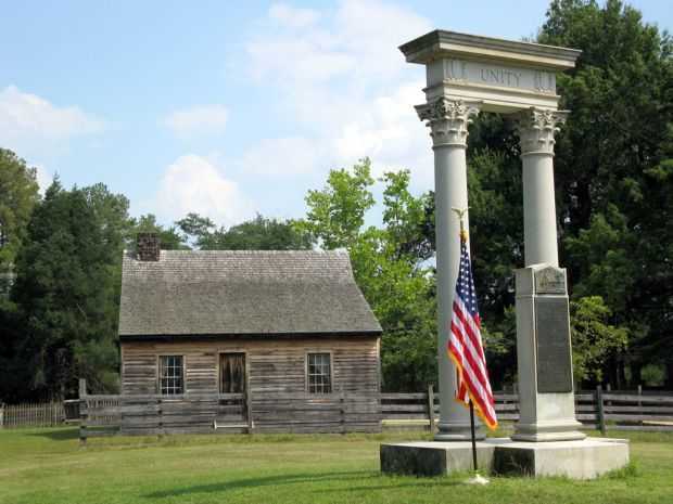 UNITY MEMORIAL COLUMNS