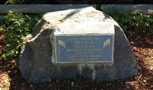 EAGLE POINT WORLD WAR II VETERANS MEMORIAL PLAQUE