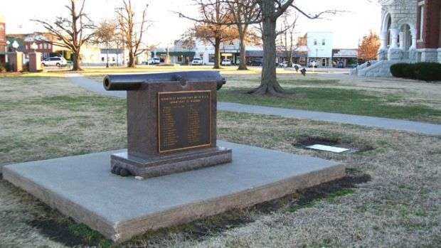 BARTON COUNTY WAR MEMORIAL CANNON