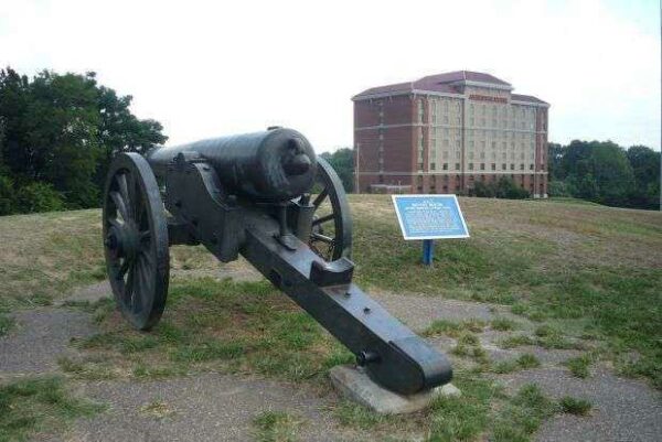 BATTERY BENTON WAR MEMORIAL CANNON