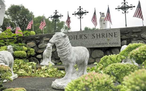 HOLDINGFORD SOLDIERS SHRINE OF WORLD WAR II MEMORIAL CROSSES