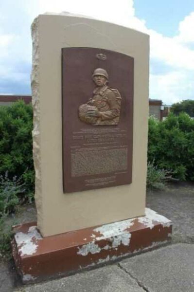 MILTON L. OLIVE III MEDAL OF HONOR WAR MEMORIAL