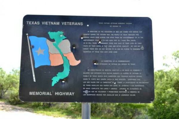TEXAS VIETNAM VETERANS MEMORIAL HIGHWAY PLAQUE