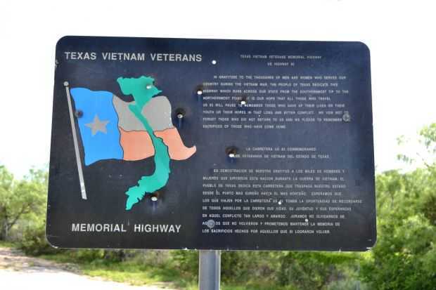 TEXAS VIETNAM VETERANS MEMORIAL HIGHWAY PLAQUE