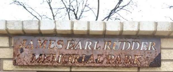 JAMES EARL RUDDER MEMORIAL PARK PLAQUE