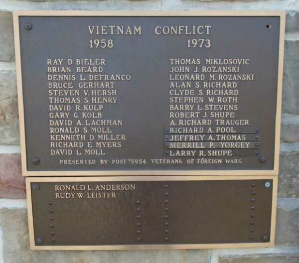 RED HILL MEMORIAL AUXILIARY MEMORIAL PLAQUE D