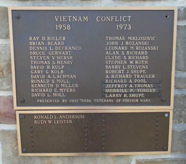 RED HILL MEMORIAL AUXILIARY MEMORIAL PLAQUE D