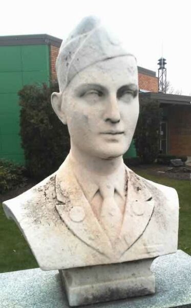 SCRANTON HONORED DEAD WAR MEMORIAL BUST