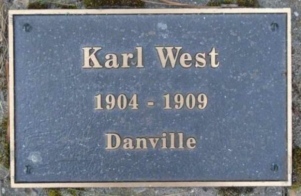 WAR HERO MEMORIAL PINERY HONOR PLAQUE O