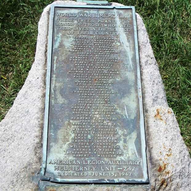 PARK RIDGE WORLD WAR II MEMORIAL TREES PLAQUE