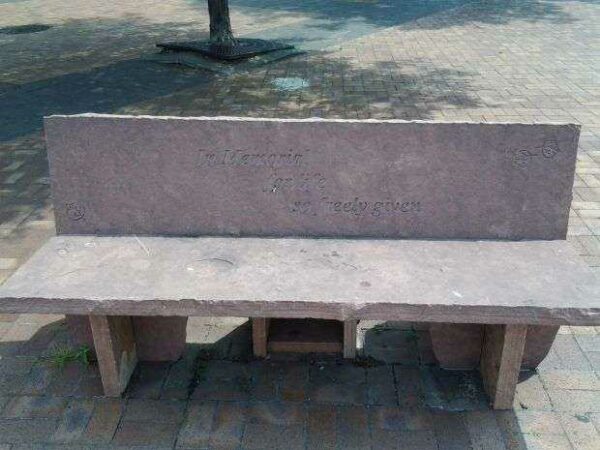 IN MEMORY FOR LIFE SO FREELY GIVEN MEMORIAL BENCH