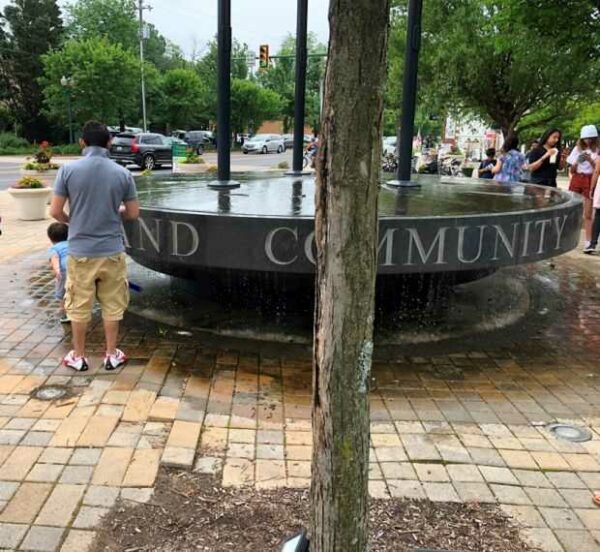 VIENNA VETERANS MEMORIAL FOUNTAIN SIDE D