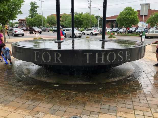 VIENNA VETERANS MEMORIAL FOUNTAIN SIDE A
