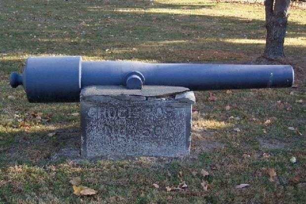 GROCE POST NO. 156 G.A.R. WAR MEMORIAL CANNON