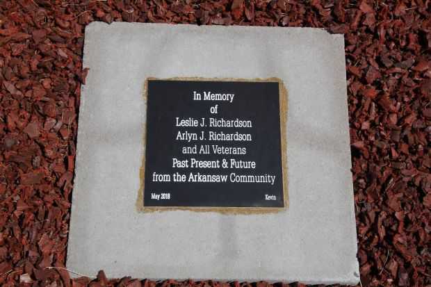 ARKANSAW MEMORIAL CEMETERY VETERANS MEMORIAL PLAQUE
