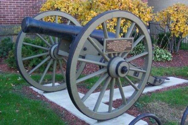 NAPOLEON 12-POUNDER WAR MEMORIAL CANNON