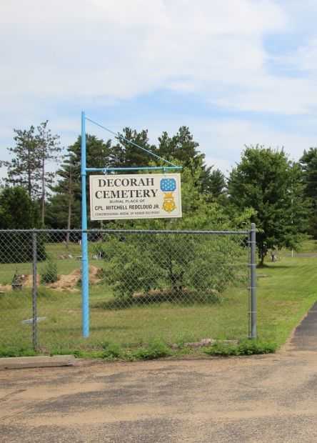 DECORAH CEMETERY MEDAL OF HONOR MEMORIAL MARKER