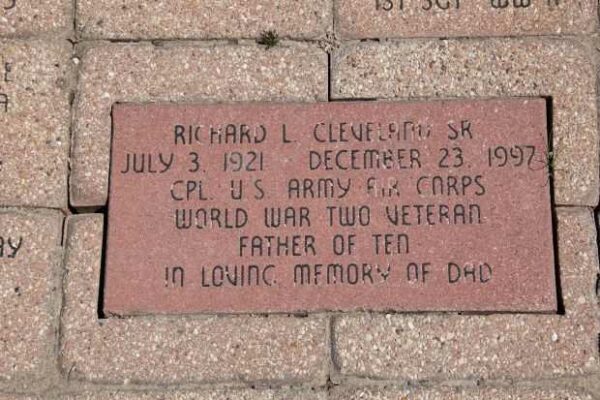 MENASHA’S ISLE OF VALOR MEMORIAL PAVER D