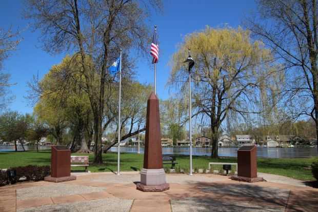MENASHA’S ISLE OF VALOR MEMORIAL CENTER STONES